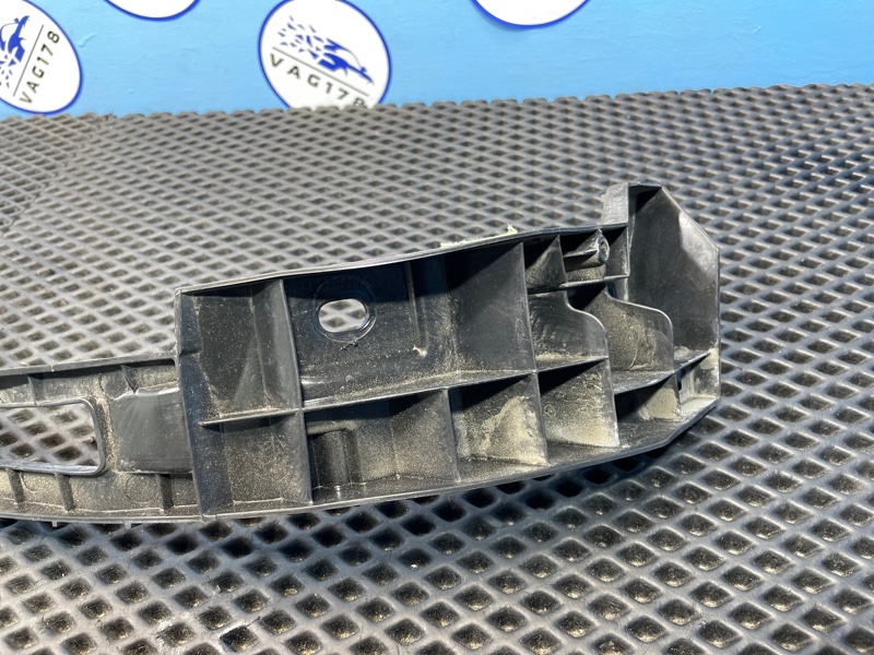 Направляющая бампера, 1000 рублей, Санкт-Петербург