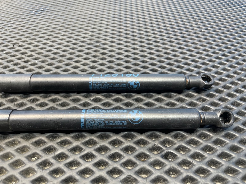 Амортизатор капота, 1000 рублей, Санкт-Петербург