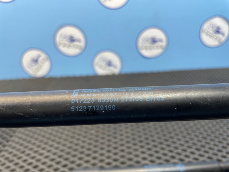 Амортизатор капота, 1000 рублей, Санкт-Петербург