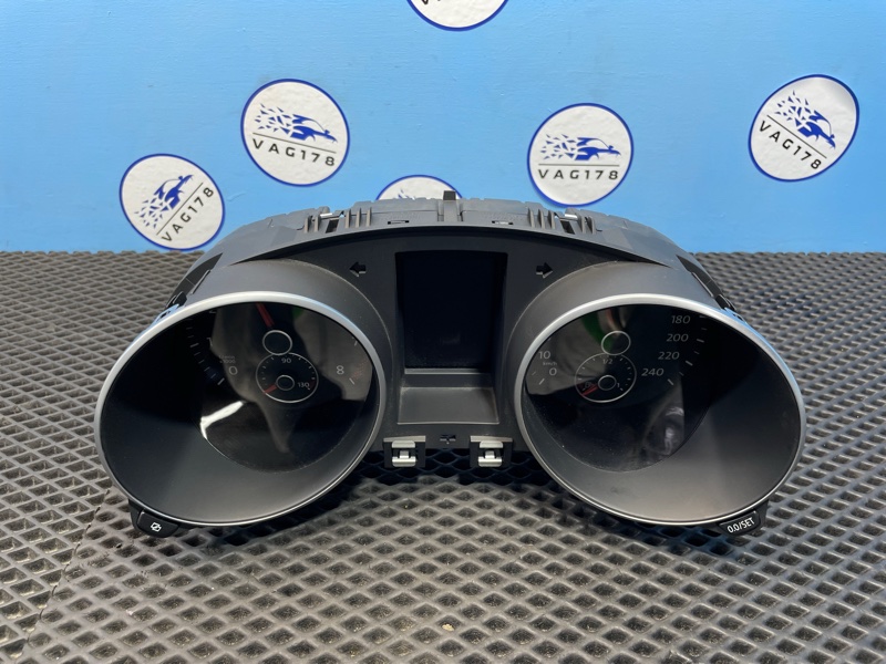 Панель приборов, 3000 рублей, Санкт-Петербург