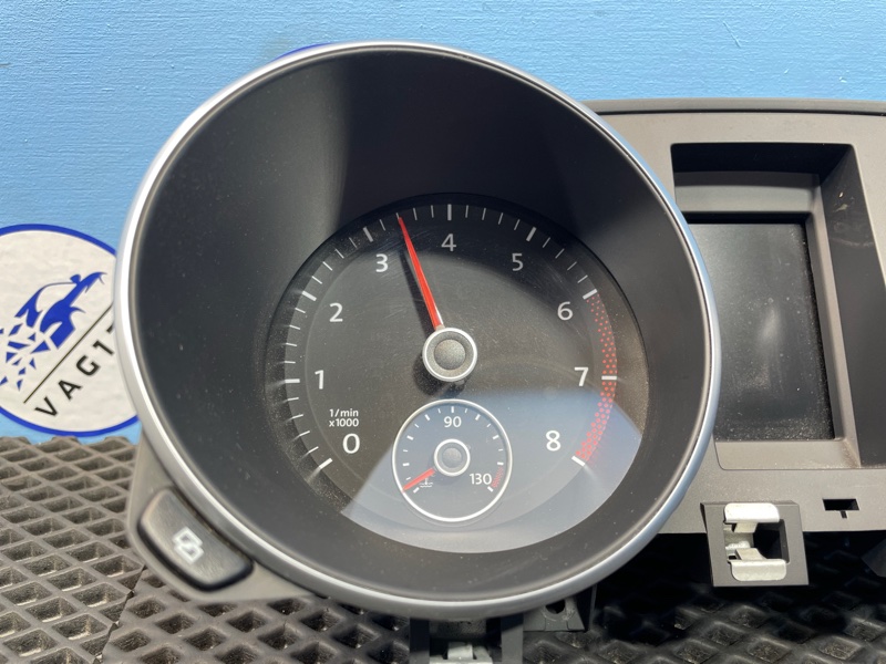 Панель приборов, 3000 рублей, Санкт-Петербург