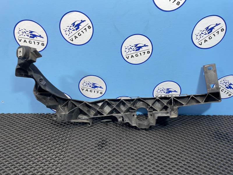 Кронштейн фар, 2000 рублей, Санкт-Петербург