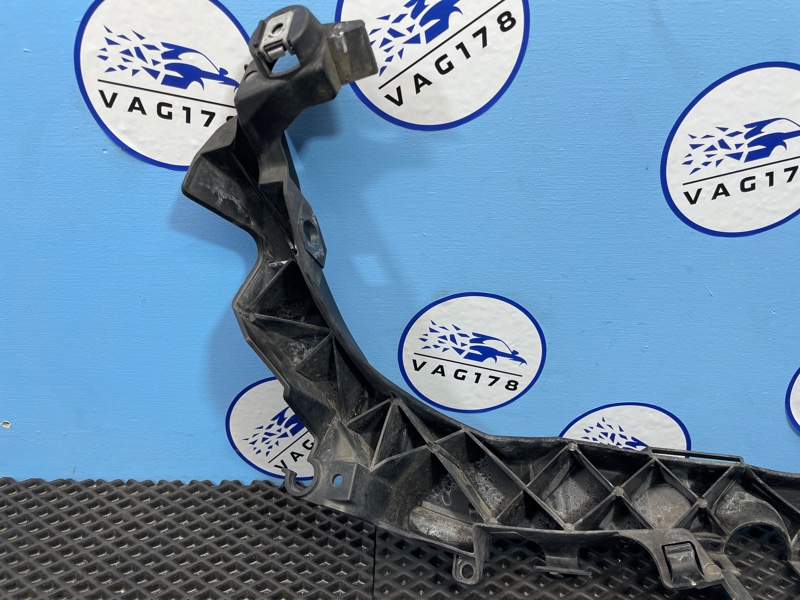 Кронштейн фар, 2000 рублей, Санкт-Петербург