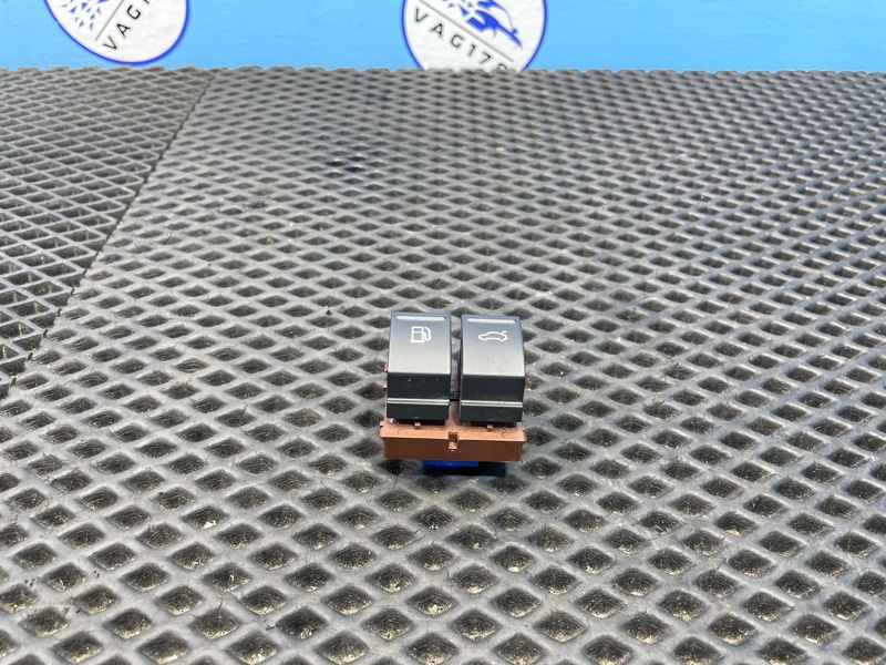 Кнопка открывания багажника, 1000 рублей, Санкт-Петербург