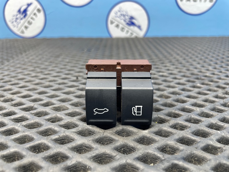 Кнопка открывания багажника, 1000 рублей, Санкт-Петербург