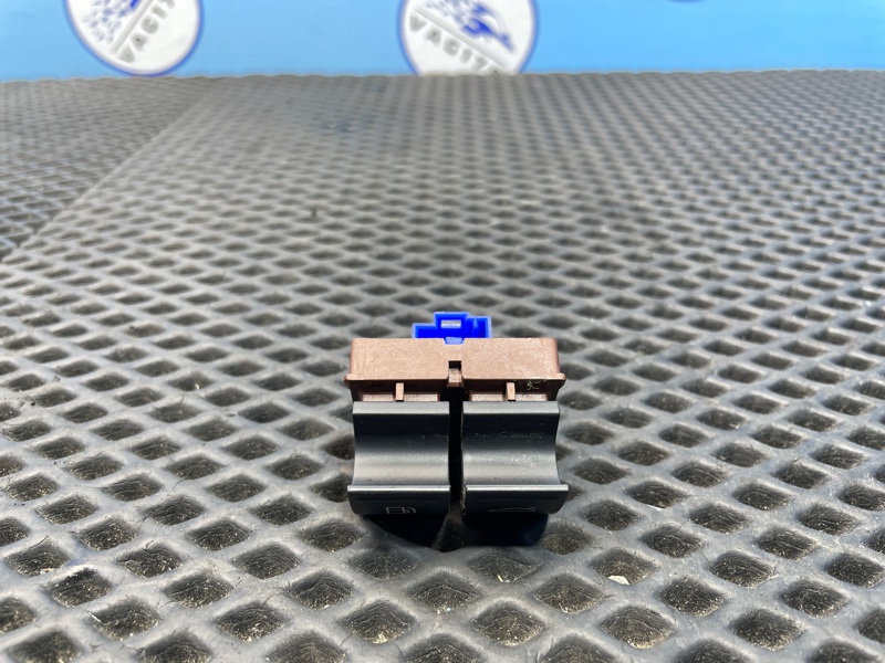 Кнопка открывания багажника, 1000 рублей, Санкт-Петербург