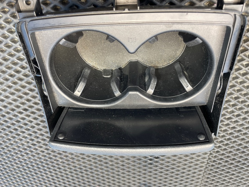 Подстаканник, 1000 рублей, Санкт-Петербург