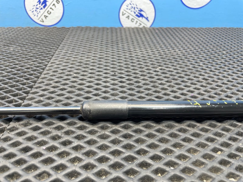 Амортизатор капота, 1000 рублей, Санкт-Петербург