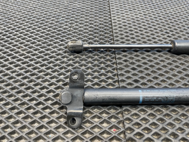 Амортизатор капота, 1000 рублей, Санкт-Петербург