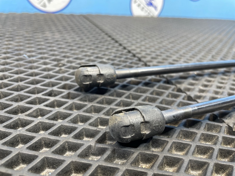 Амортизатор капота, 1000 рублей, Санкт-Петербург