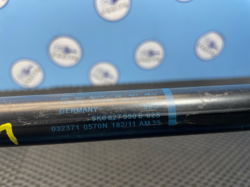 Амортизатор капота, 1000 рублей, Санкт-Петербург