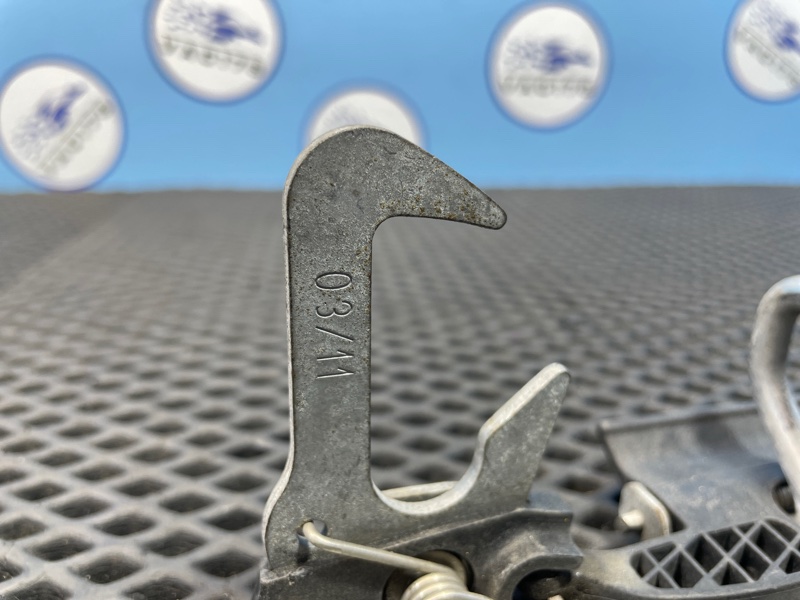 Крючок капота, 1000 рублей, Санкт-Петербург