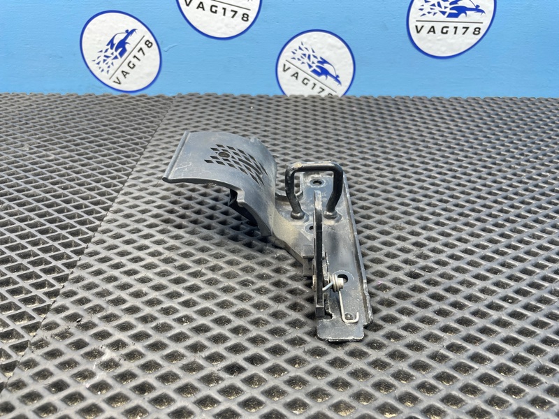 Крючок капота, 900 рублей, Санкт-Петербург