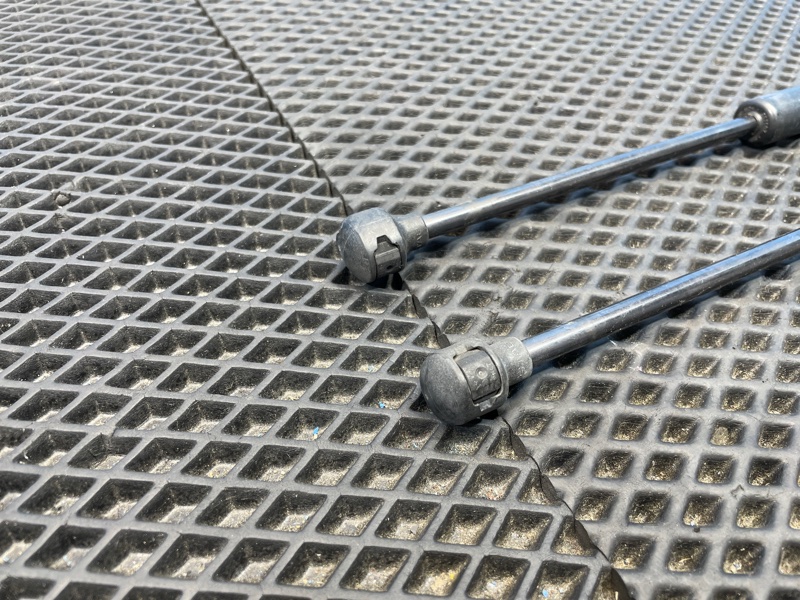 Амортизатор двери багажника, 900 рублей, Санкт-Петербург