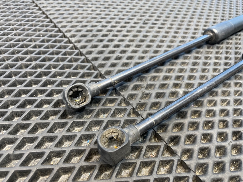 Амортизатор двери багажника, 900 рублей, Санкт-Петербург