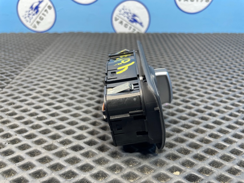 Переключатель света фар, 1000 рублей, Санкт-Петербург