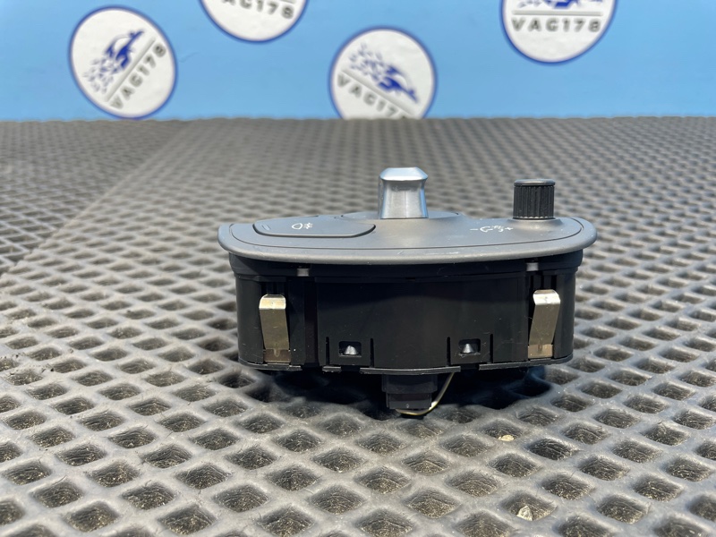 Переключатель света фар, 1000 рублей, Санкт-Петербург