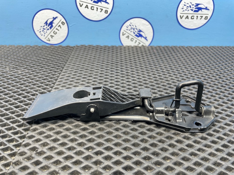 Крючок капота, 1200 рублей, Санкт-Петербург