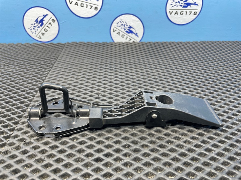 Крючок капота, 1200 рублей, Санкт-Петербург