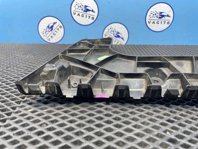 Направляющая бампера, 1000 рублей, Санкт-Петербург