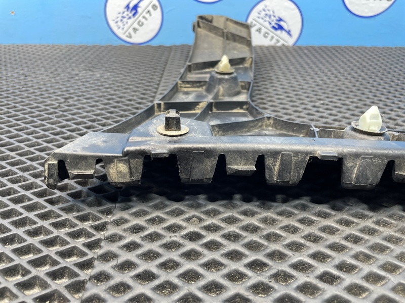 Направляющая бампера, 1200 рублей, Санкт-Петербург