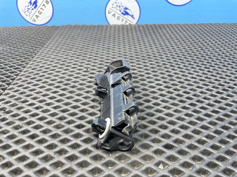 Кронштейн бампера, 1000 рублей, Санкт-Петербург