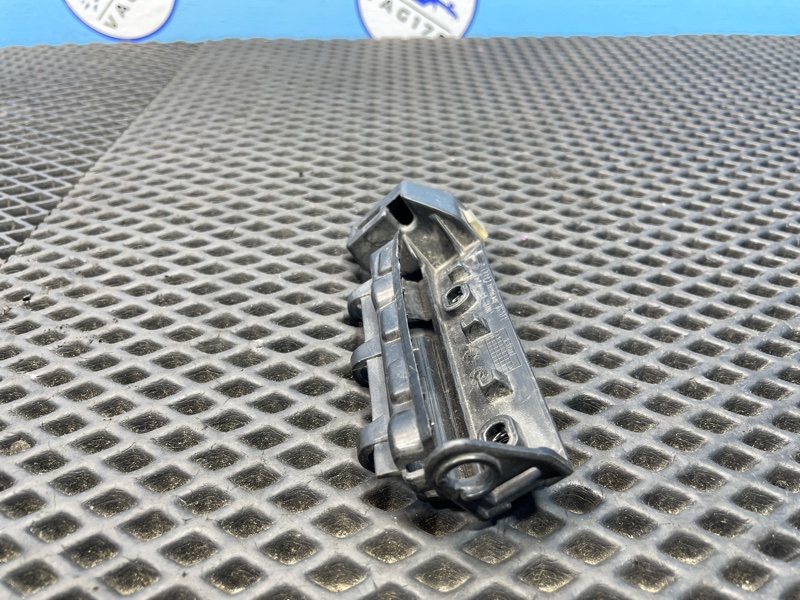 Кронштейн бампера, 1000 рублей, Санкт-Петербург