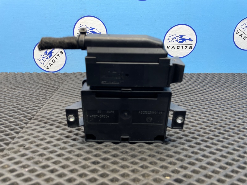 Блок управления стояночным тормозом, 1000 рублей, Санкт-Петербург