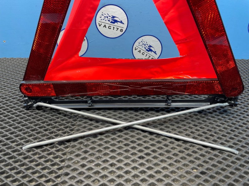 Знак аварийной остановки, 1000 рублей, Санкт-Петербург