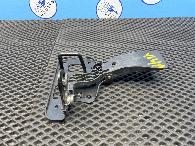 Крючок капота, 1200 рублей, Санкт-Петербург