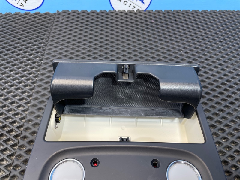 Плафон салонный, 1500 рублей, Санкт-Петербург