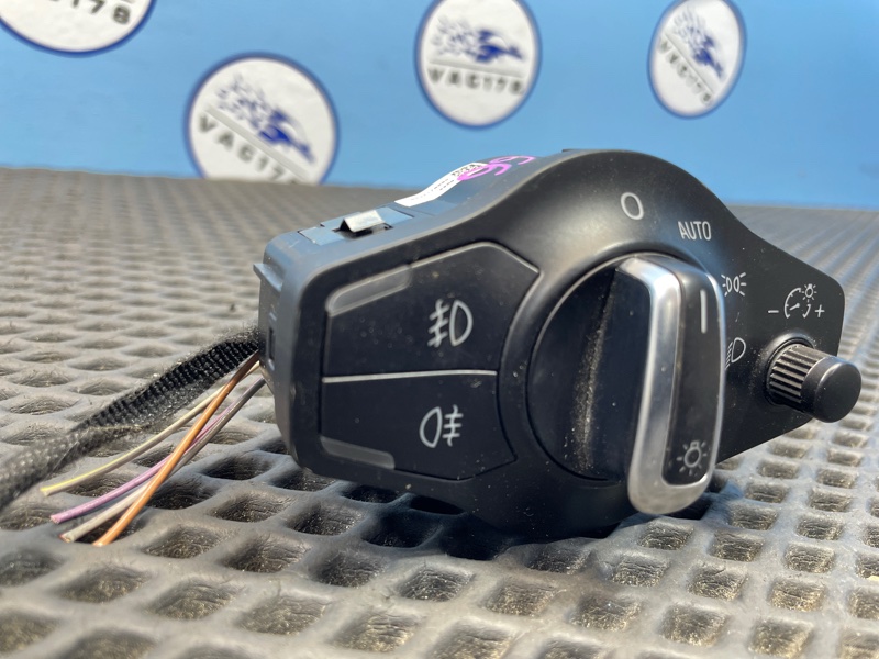 Переключатель света фар, 1000 рублей, Санкт-Петербург