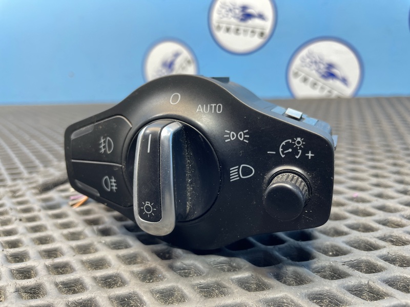 Переключатель света фар, 1000 рублей, Санкт-Петербург