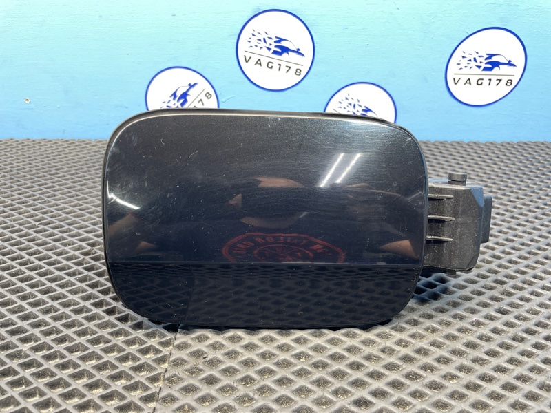 Лючок бензобака, 1000 рублей, Санкт-Петербург