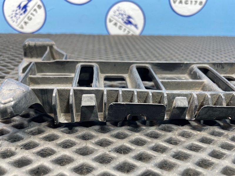 Направляющая бампера, 1000 рублей, Санкт-Петербург