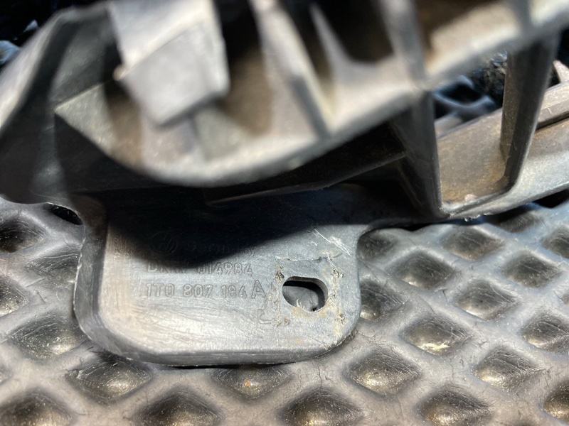 Направляющая бампера, 1000 рублей, Санкт-Петербург