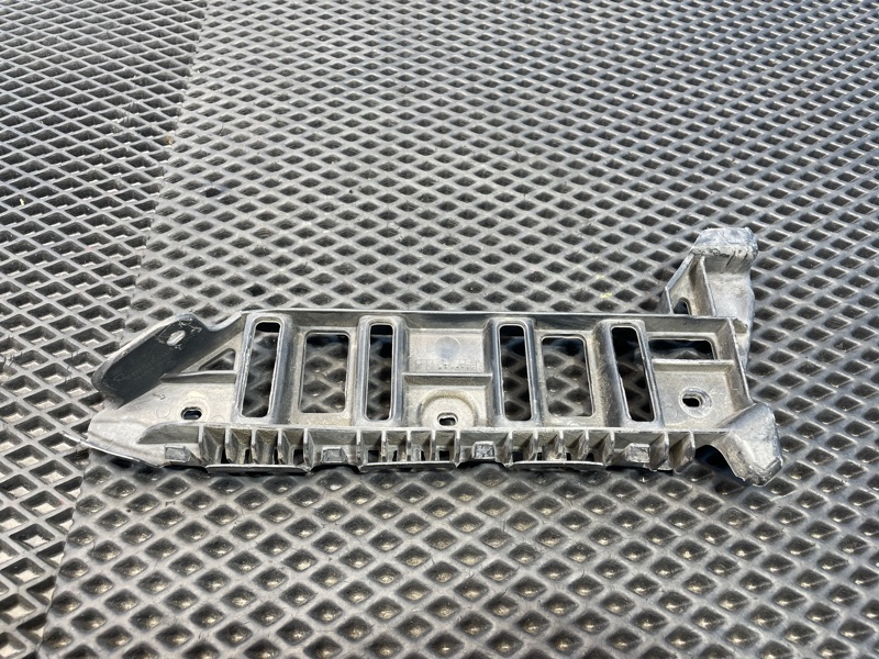 Направляющая бампера, 1000 рублей, Санкт-Петербург