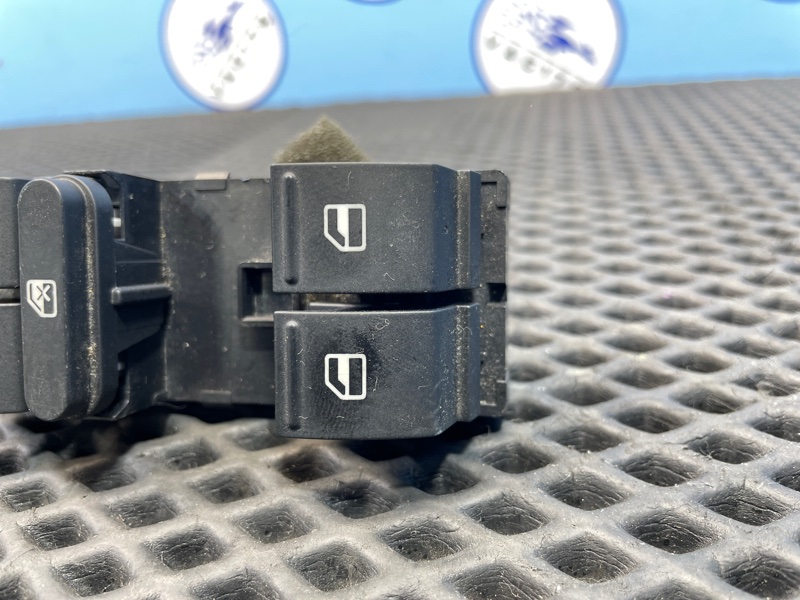 Блок управления стеклоподъемниками, 1000 рублей, Санкт-Петербург