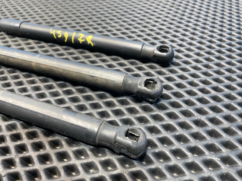 Амортизатор капота, 1000 рублей, Санкт-Петербург