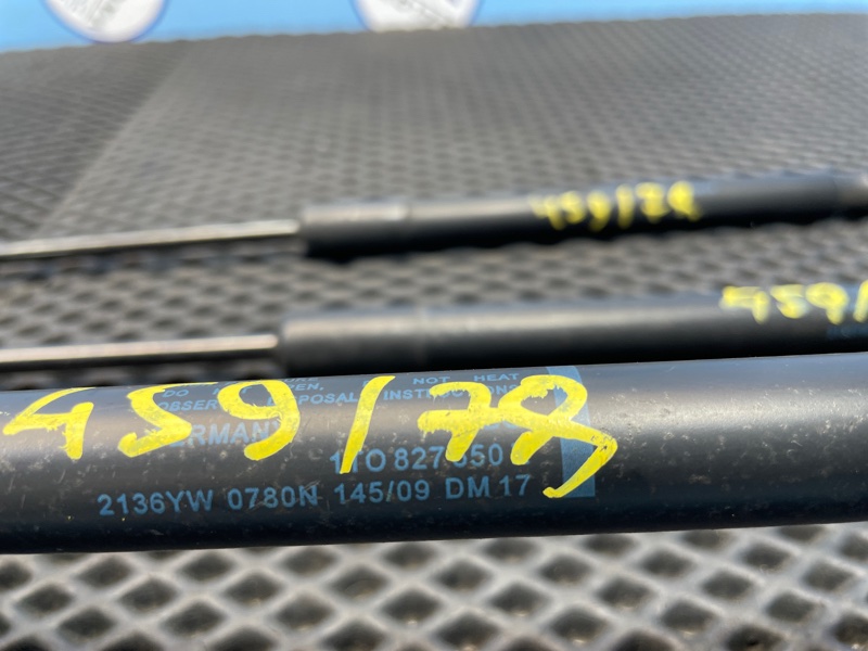 Амортизатор капота, 1000 рублей, Санкт-Петербург