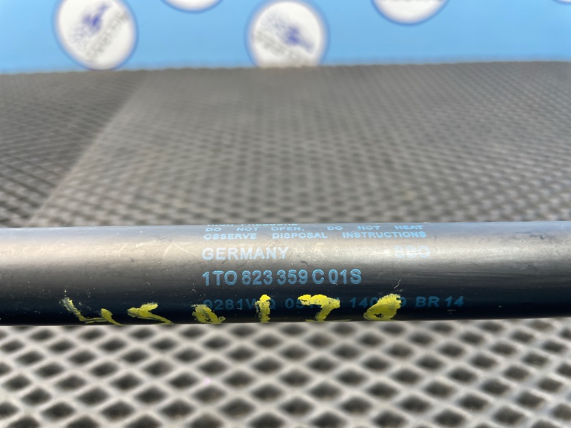 Амортизатор капота, 1000 рублей, Санкт-Петербург