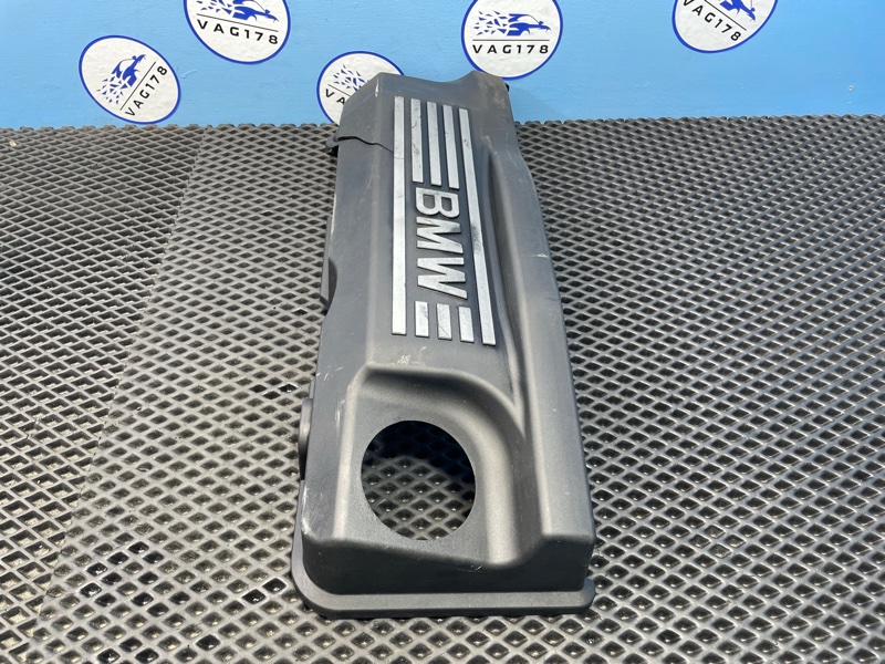 Крышка двигателя, 1000 рублей, Санкт-Петербург