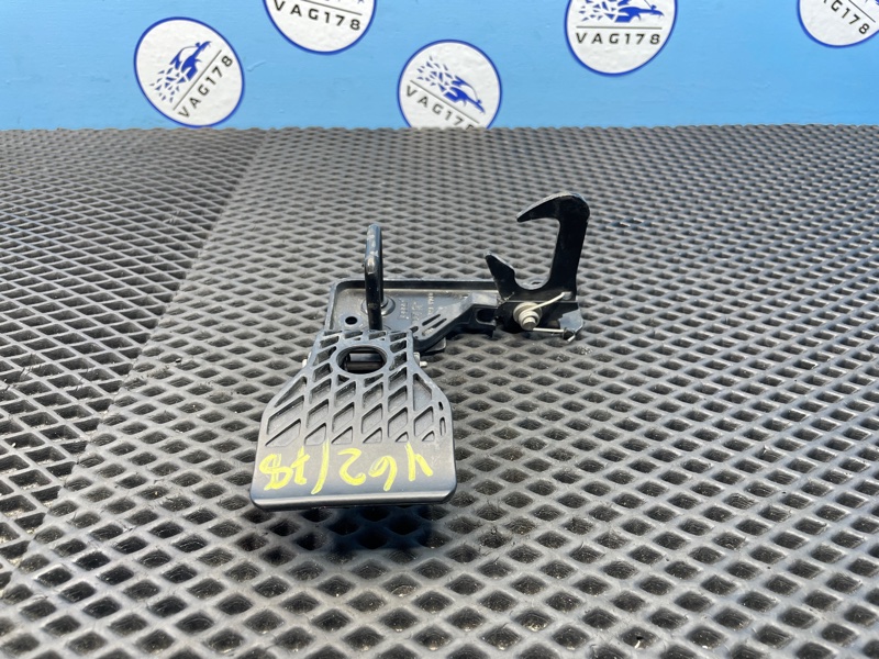 Крючок капота, 1000 рублей, Санкт-Петербург