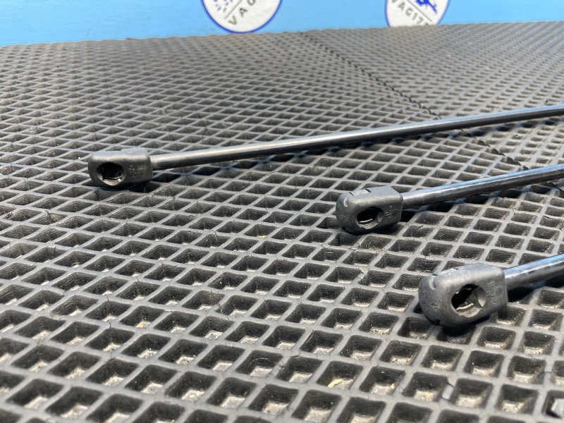 Амортизатор капота, 1000 рублей, Санкт-Петербург