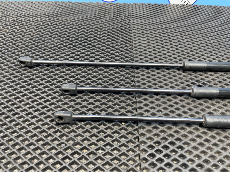 Амортизатор капота, 1000 рублей, Санкт-Петербург