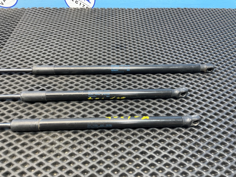 Амортизатор капота, 1000 рублей, Санкт-Петербург