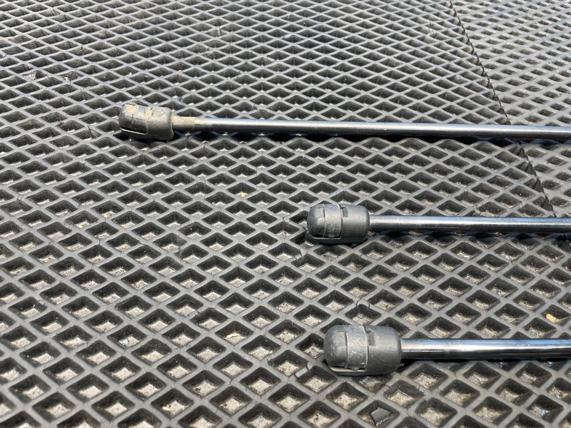 Амортизатор капота, 1000 рублей, Санкт-Петербург