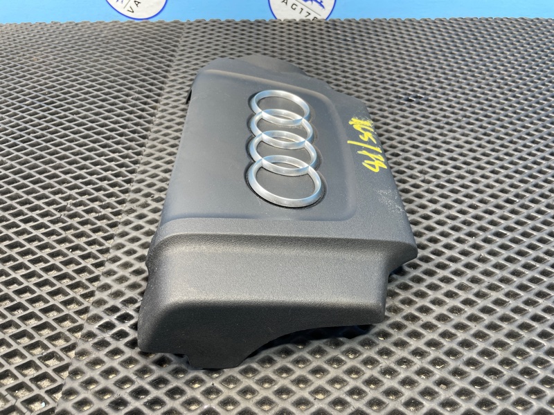 Крышка двигателя, 1000 рублей, Санкт-Петербург