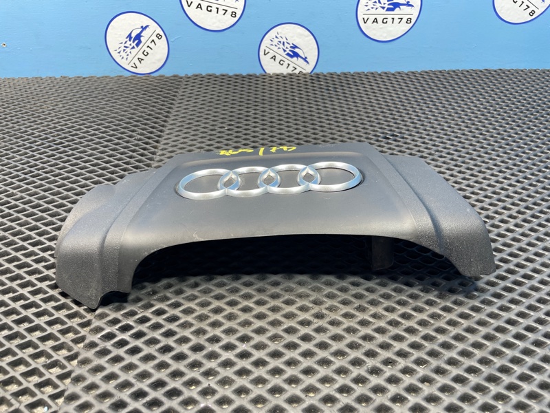 Крышка двигателя, 1000 рублей, Санкт-Петербург