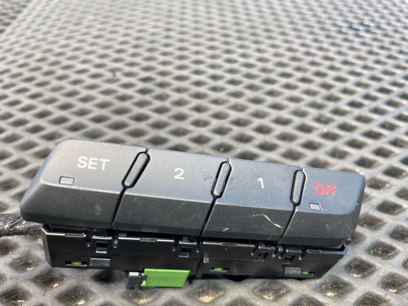 Кнопка центрального замка, 1000 рублей, Санкт-Петербург